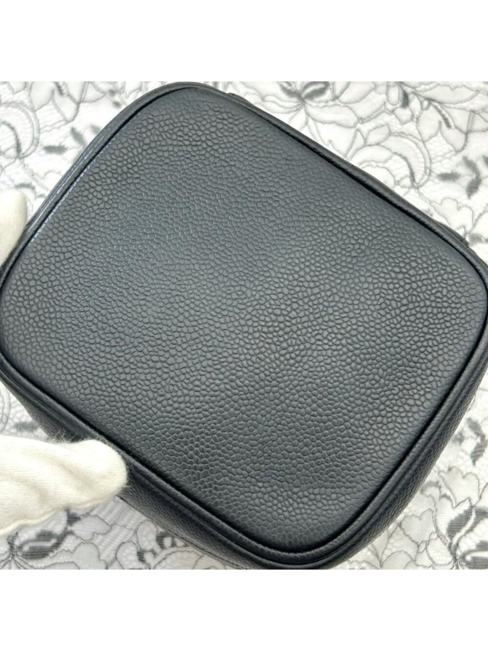 Chanel Vanity Bag Caviar Leather - Picture 5 of 11